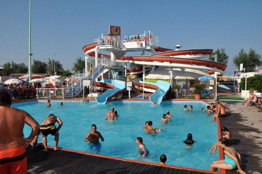 Hotel Annarita Ріміні Екстер'єр фото