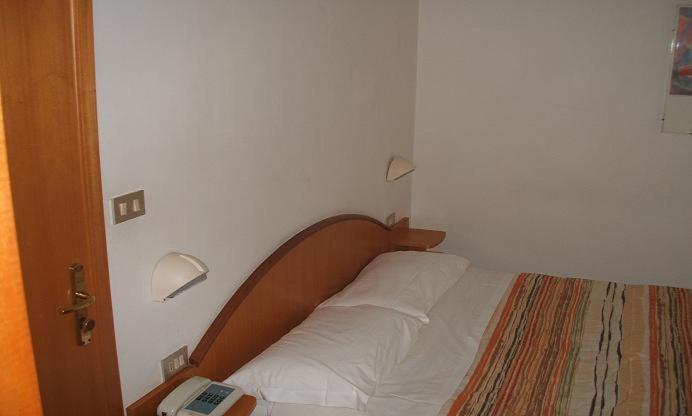 Hotel Annarita Ріміні Екстер'єр фото